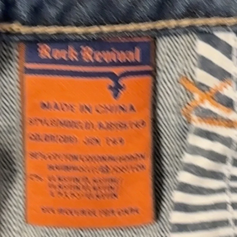 Rock Revival Jen Straight Leg Embellished Denim Jeans RJ8156T49 size 28 Men NOTE